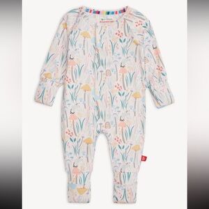 MagneticMe Magnetic Convertible Coverall
NB (up to 21”)